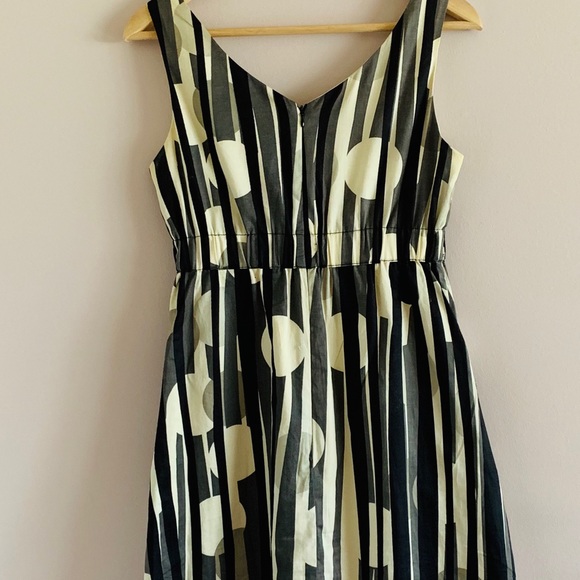 Semi formal geometric print dress - Picture 2 of 4